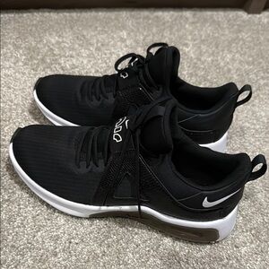 Nike Women’s Air Max Bella TR 5